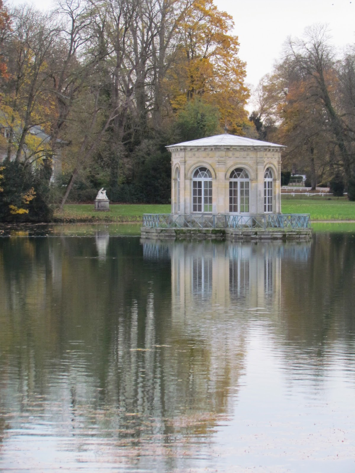 Château de Fontainebleau - Lake & Garden